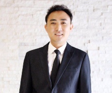 蓝舰钢梯 刘孟春